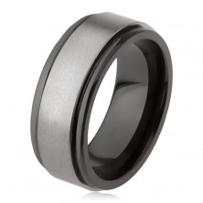 Čierny keramický prsteň s oceľovosivým volfrámovým pásom na povrchu