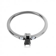 Strieborný 925 prsteň - obdĺžnikový zirkón čiernej farby, číre okrúhle zirkóny
