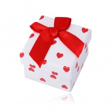 Darčeková krabička na náušnice alebo prsteň - biela farba, červené srdiečka s mašličkou