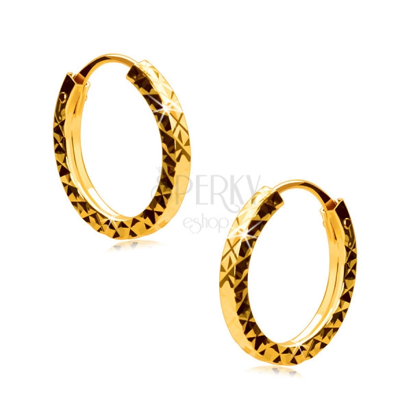 Náušnice v žltom 585 zlate - krúžky zdobené diamantovým rezom, hranaté ramená, 12 mm